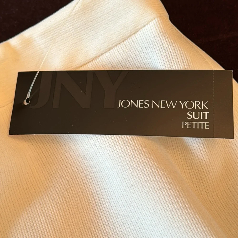 Brand New Jones New York White Lined Slacks - Picture 10 of 14